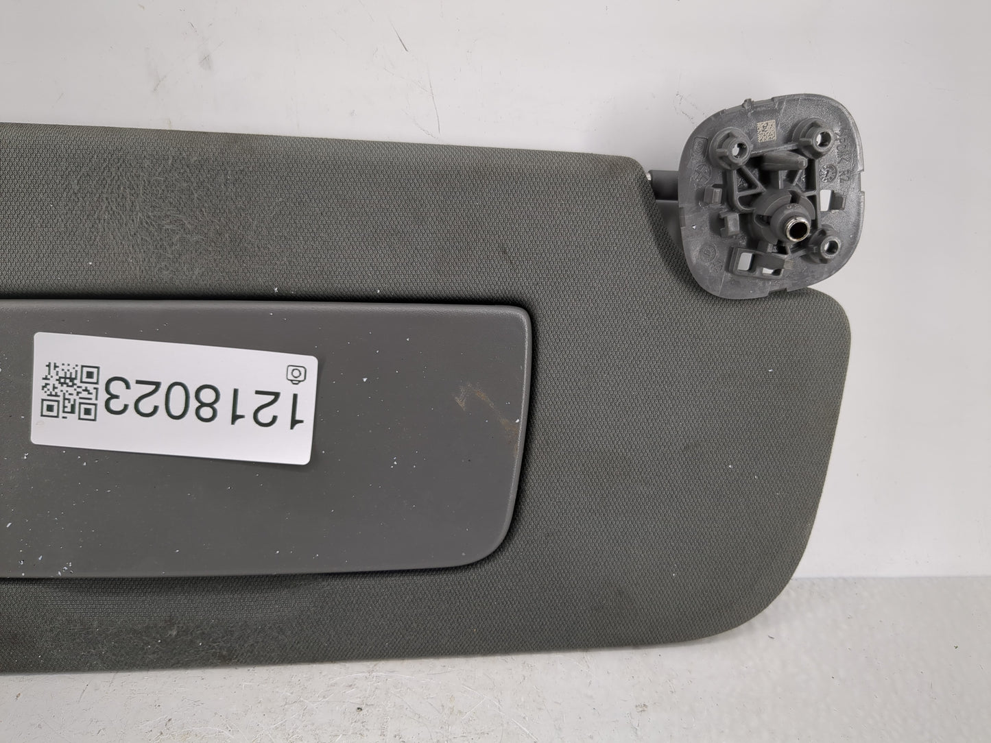 2019-2022 Chevrolet Silverado 1500 Sun Visor Shade Replacement Passenger Right Mirror Fits Fits 2019 2020 2021 2022 OEM Used
