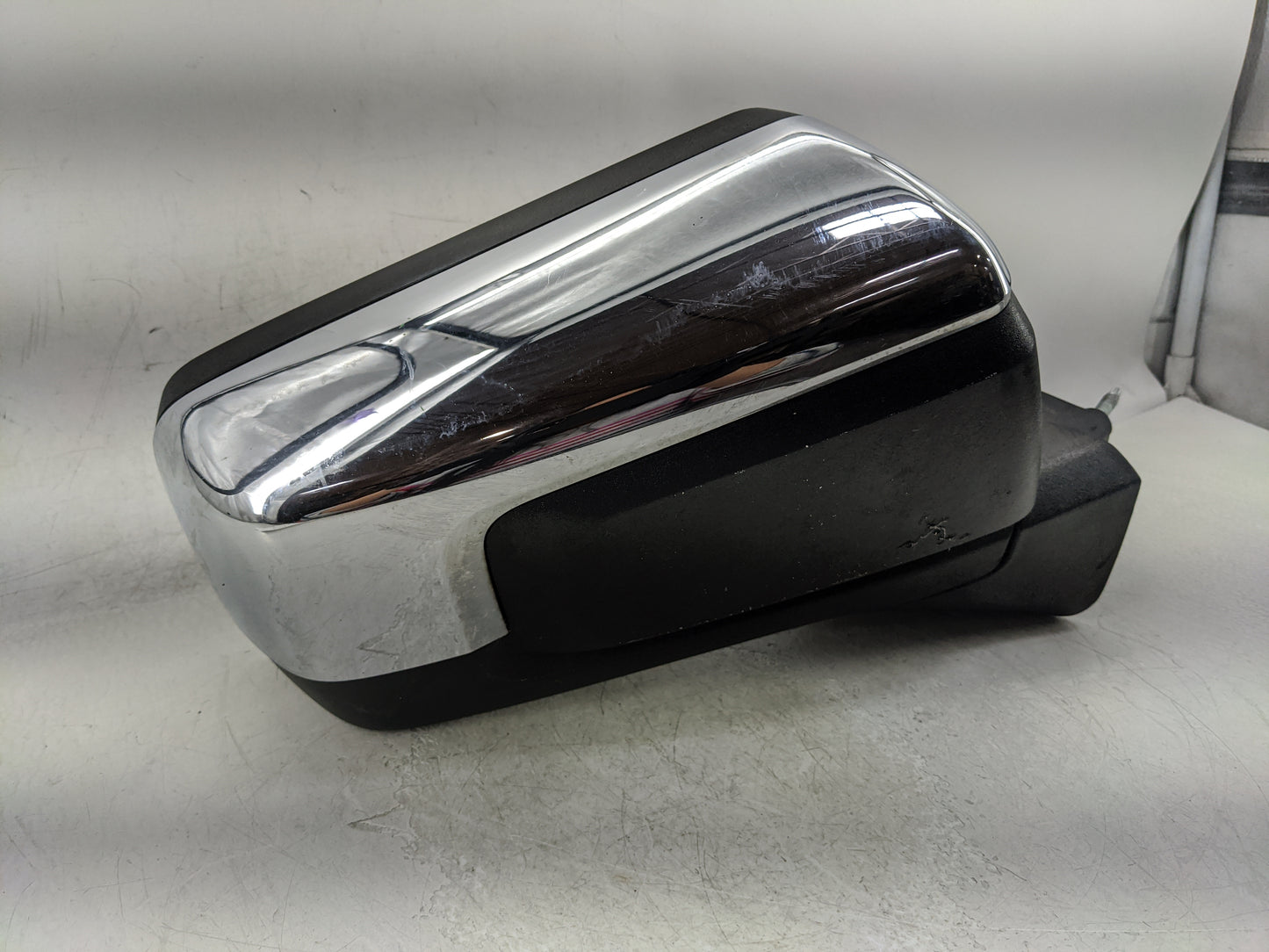 2019-2022 Chevrolet Silverado 1500 Passenger Side View Mirror - Right Door Mirror OEM Used - Oemusedautoparts1.com