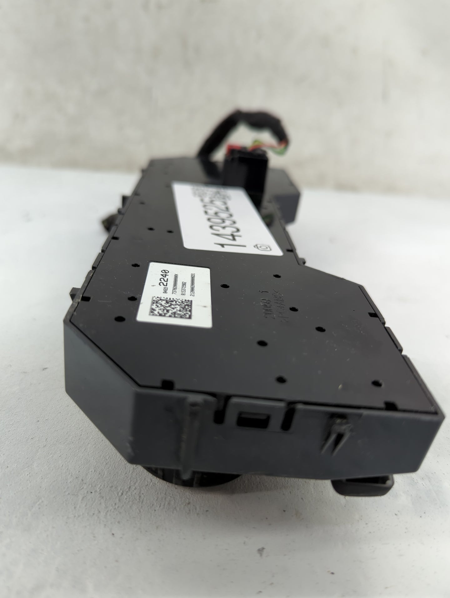2020 Chevrolet Silverado 1500 Climate Control Module Temperature AC/Heater Replacement P/N:84692240 Fits OEM Used Auto Parts