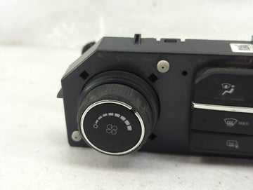 2020 Chevrolet Silverado 1500 Climate Control Module Temperature AC/Heater Replacement P/N:84542733 815372982 Fits OEM Used Auto Parts
