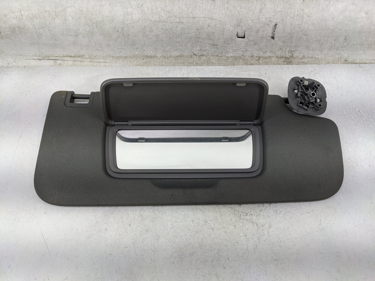 2019-2022 Chevrolet Silverado 1500 Sun Visor Shade Replacement Passenger Right Mirror Fits Fits 2019 2020 2021 2022 OEM Used