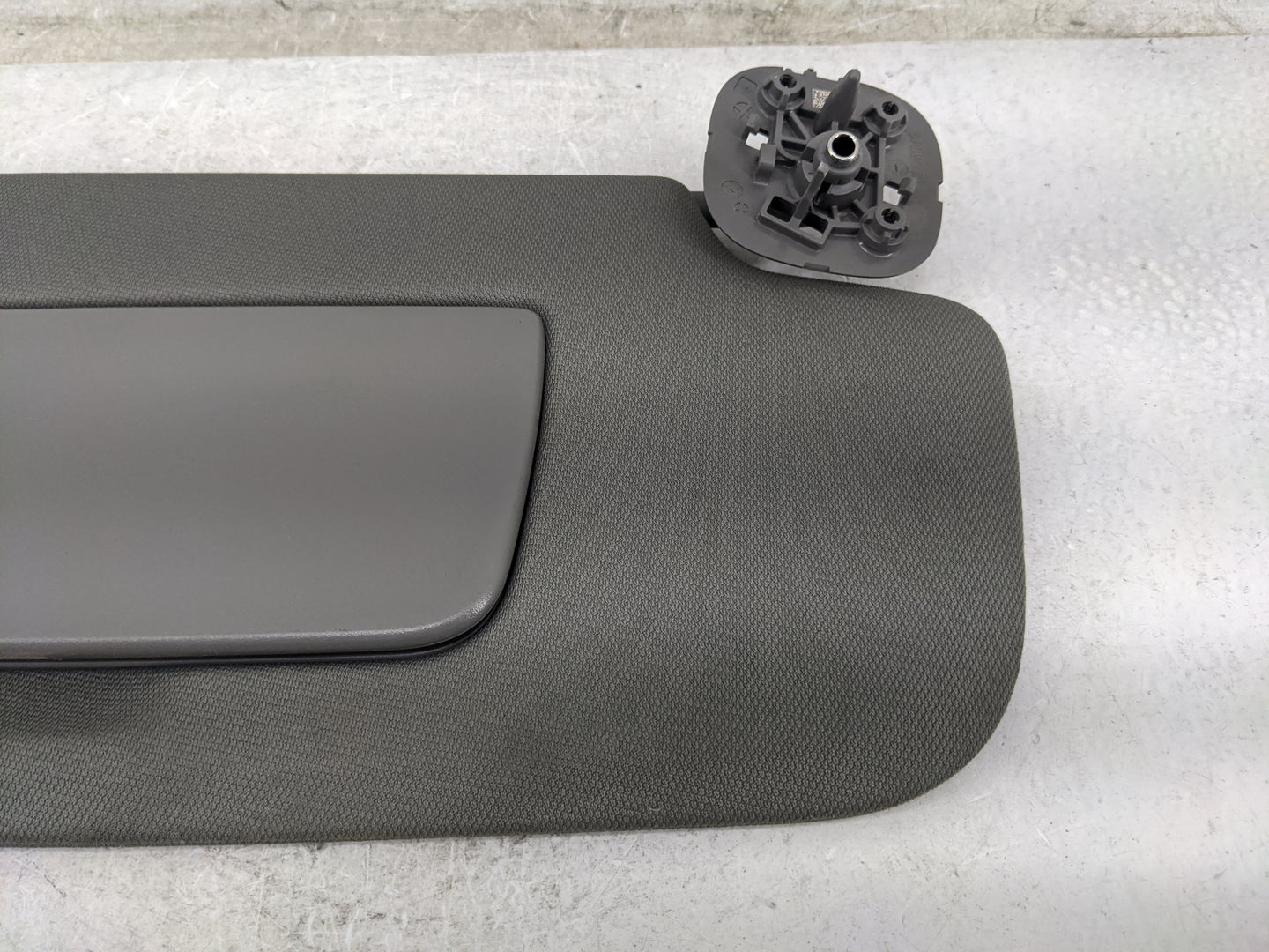 2019-2022 Chevrolet Silverado 1500 Sun Visor Shade Replacement Passenger Right Mirror Fits Fits 2019 2020 2021 2022 OEM Used