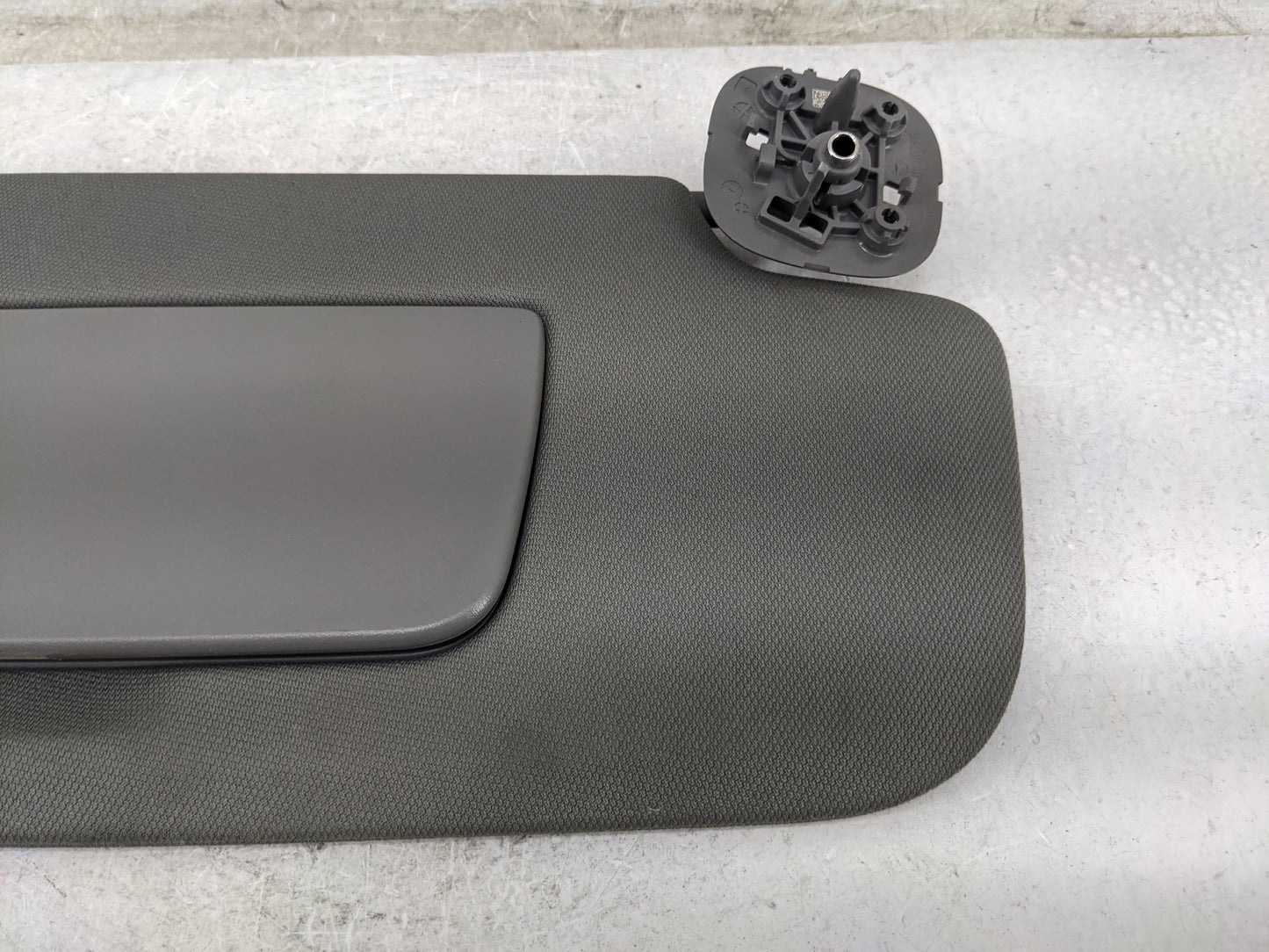 2019-2022 Chevrolet Silverado 1500 Sun Visor Shade Replacement Passenger Right Mirror Fits Fits 2019 2020 2021 2022 OEM Used
