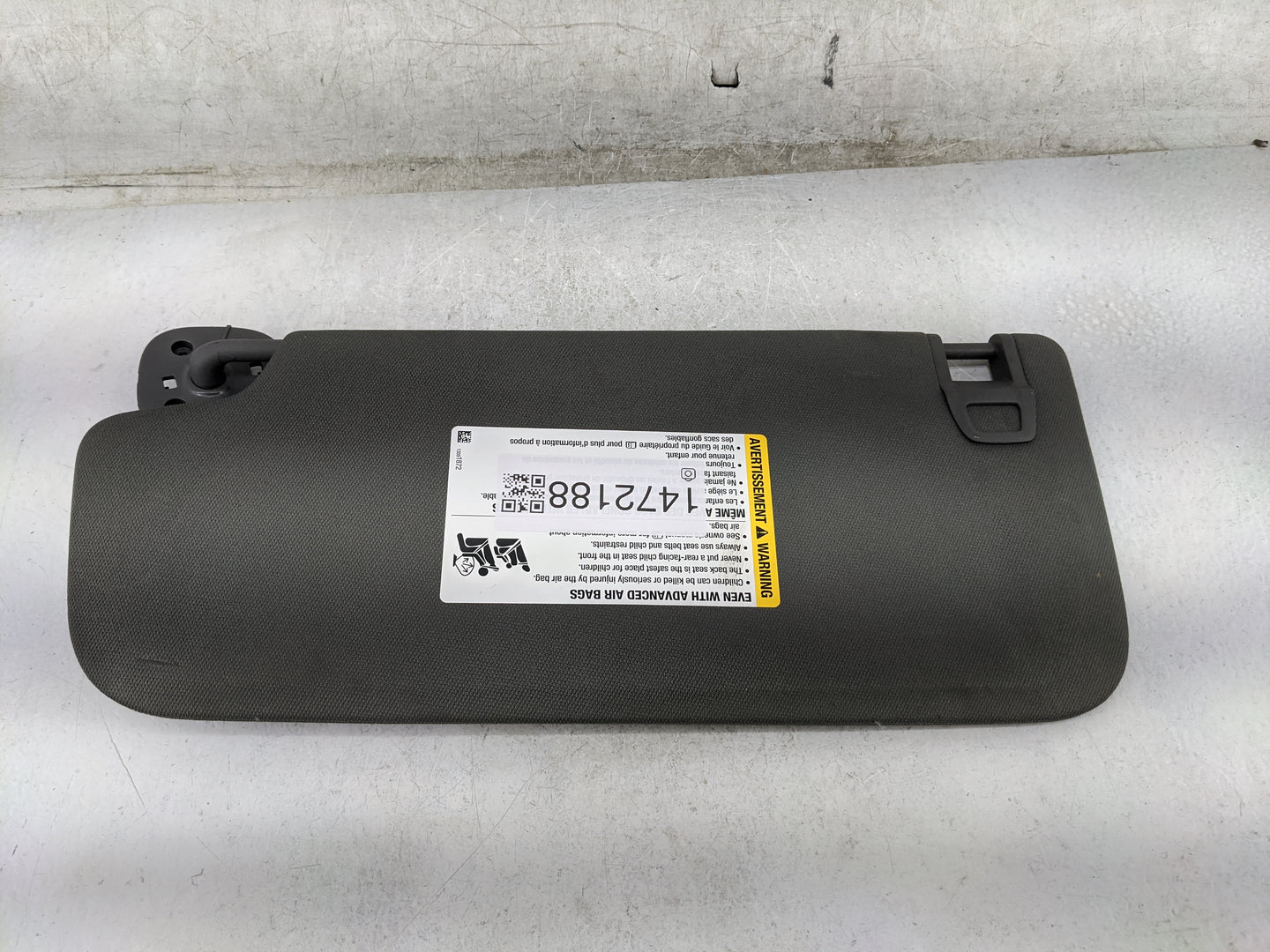 2019-2022 Chevrolet Silverado 1500 Sun Visor Shade Replacement Passenger Right Mirror Fits Fits 2019 2020 2021 2022 OEM Used