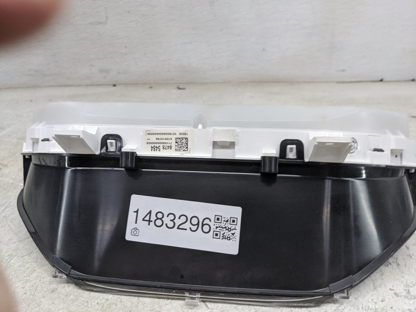 2020 Chevrolet Silverado 1500 Instrument Cluster Speedometer Gauges P/N:84785484 7110500000X, 8126107798 Miles: Fits OEM Use