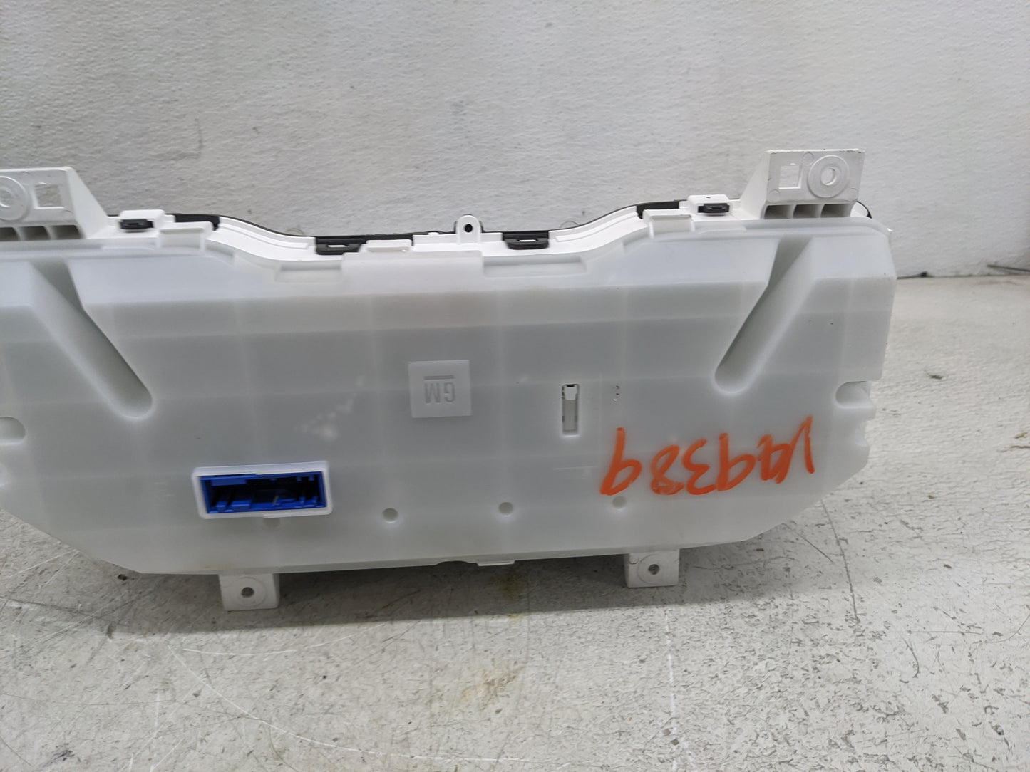 2020 Chevrolet Silverado 1500 Instrument Cluster Speedometer Gauges P/N:84785484 7110500000X, 8126107798 Miles: Fits OEM Use