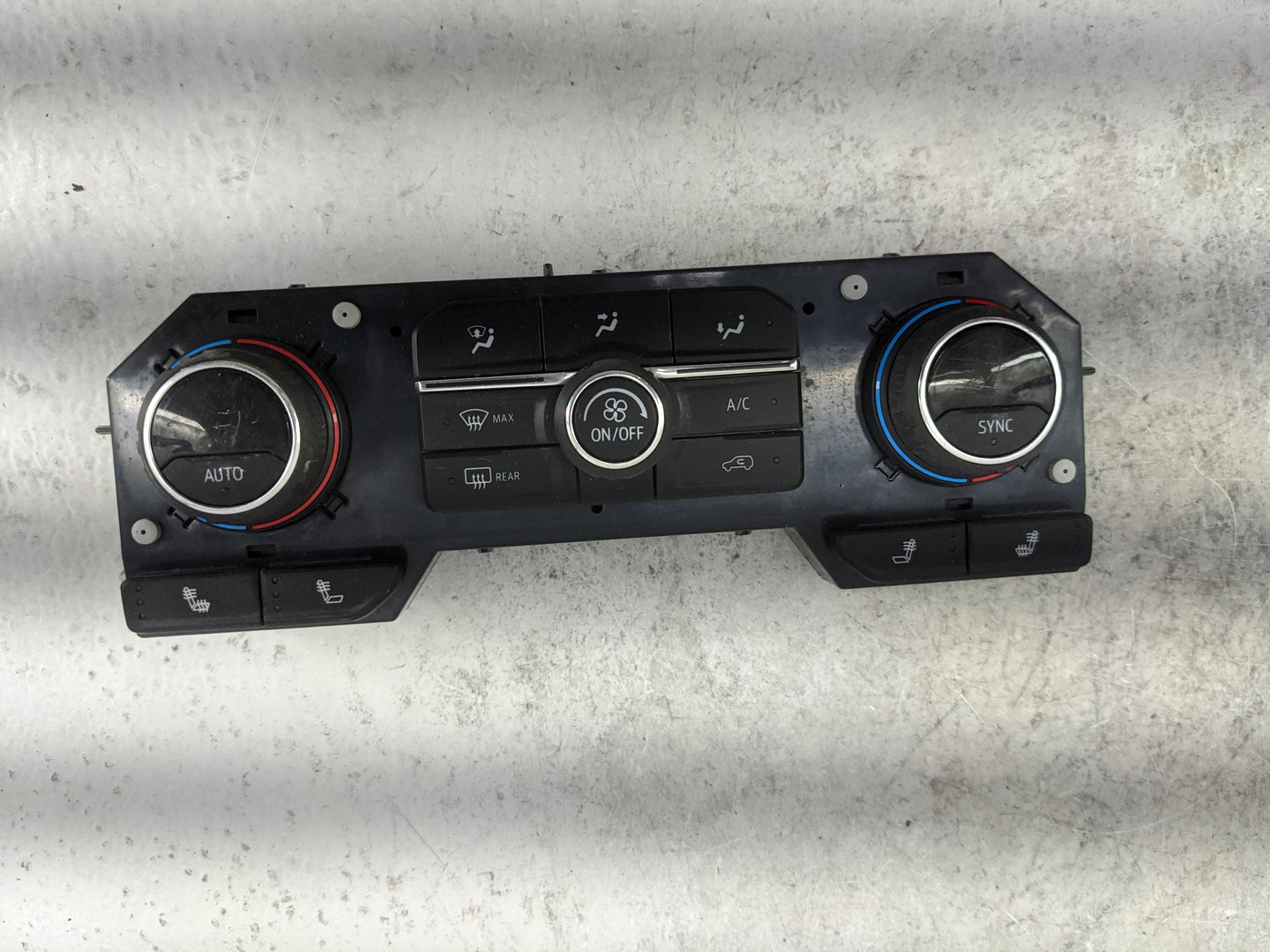 2020-2022 Chevrolet Silverado 1500 Climate Control Module Temperature AC/Heater Replacement P/N:8469 2241 737020000000A Fits