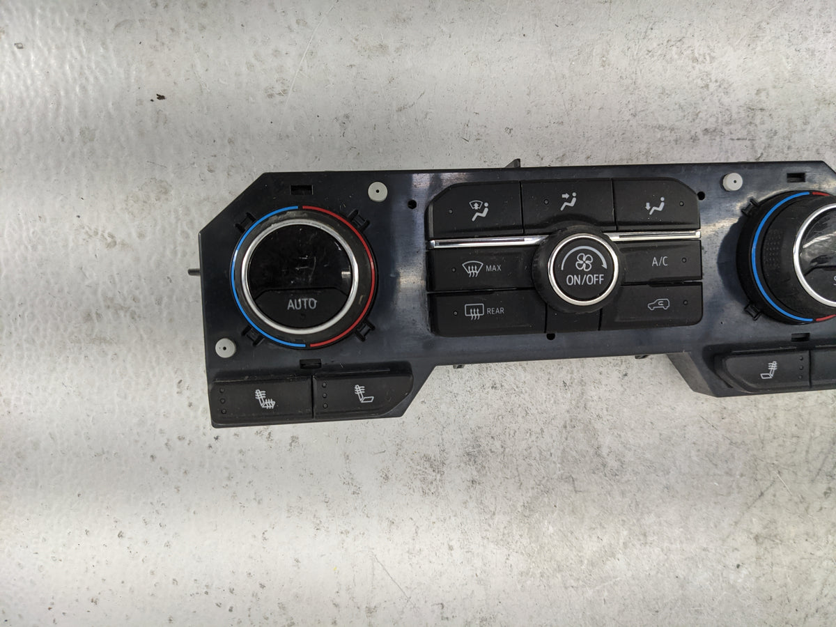 2020-2022 Chevrolet Silverado 1500 Climate Control Module Temperature AC/Heater Replacement P/N:8469 2241 737020000000A Fits
