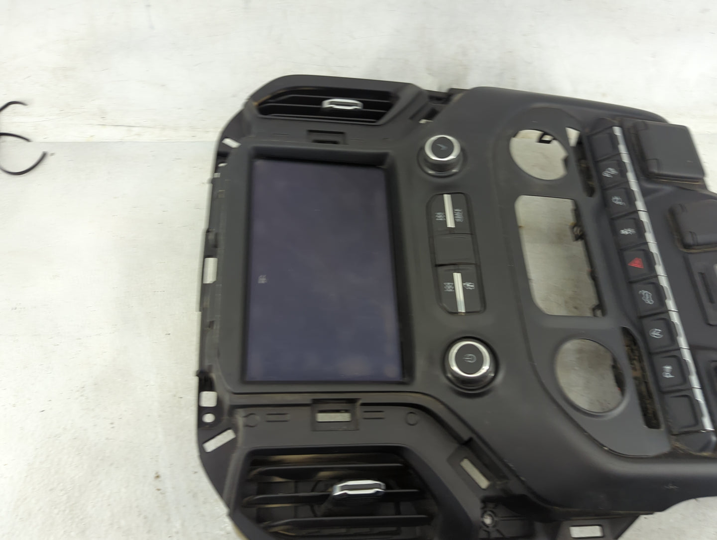 2019-2022 Chevrolet Silverado 1500 Radio Control Panel 1491641 - Oemusedautoparts1.com