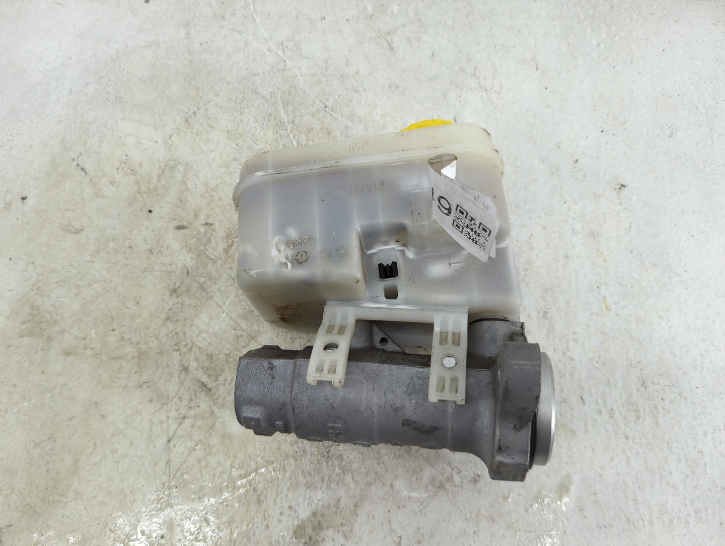 2020 Chevrolet Silverado 1500 Brake Master Cylinder - Oemusedautoparts1.com