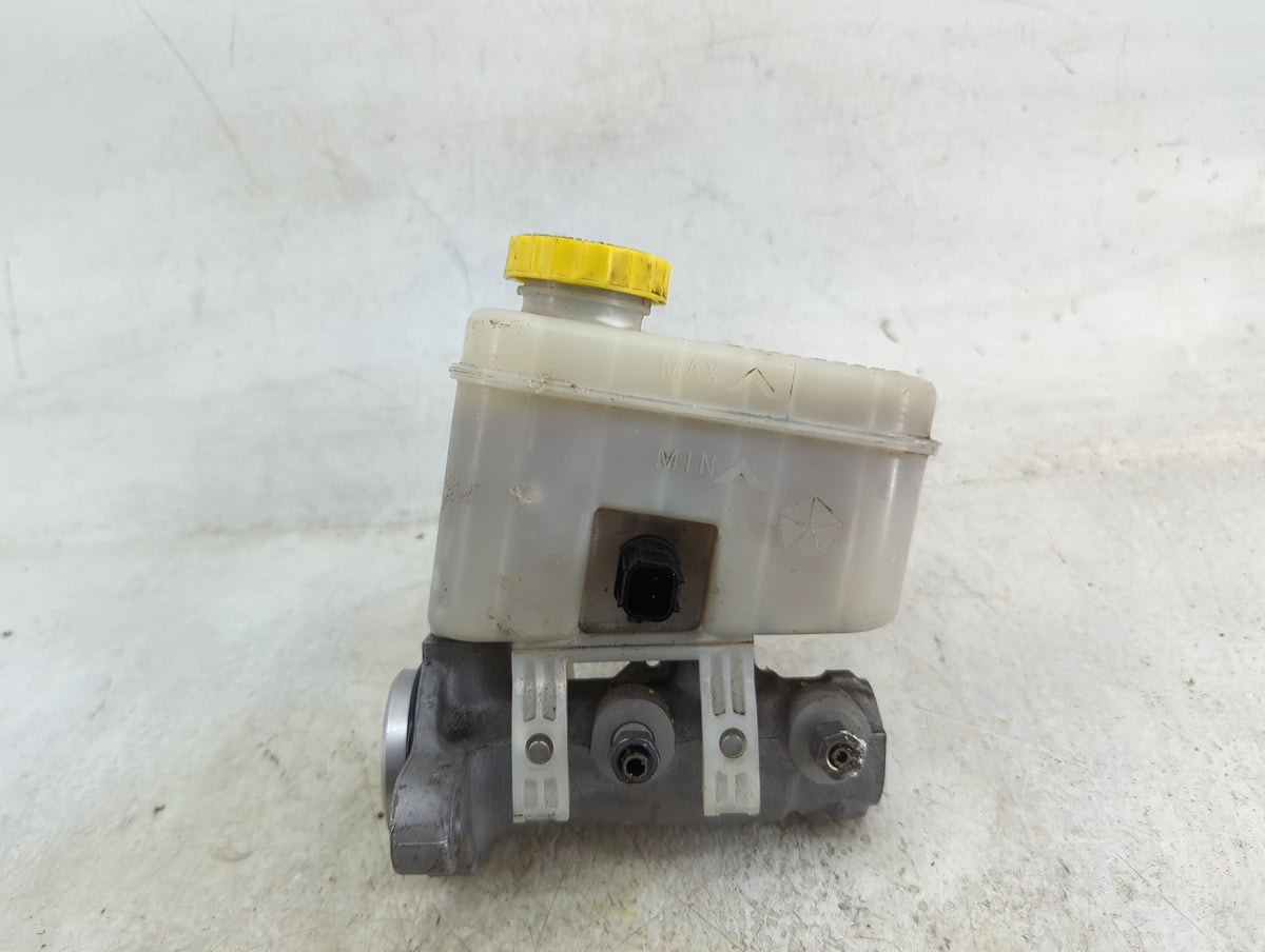 2020 Chevrolet Silverado 1500 Brake Master Cylinder - Oemusedautoparts1.com