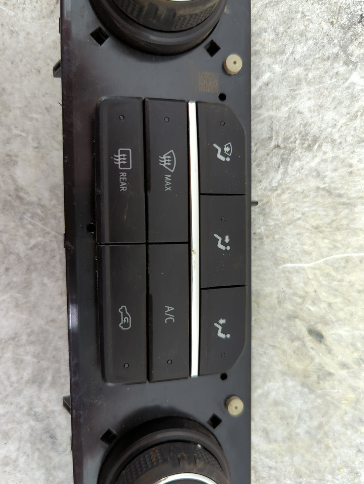 2019-2022 Chevrolet Silverado 1500 Climate Control Module Temperature AC/Heater Replacement P/N:84963881 7370200000000X Fits