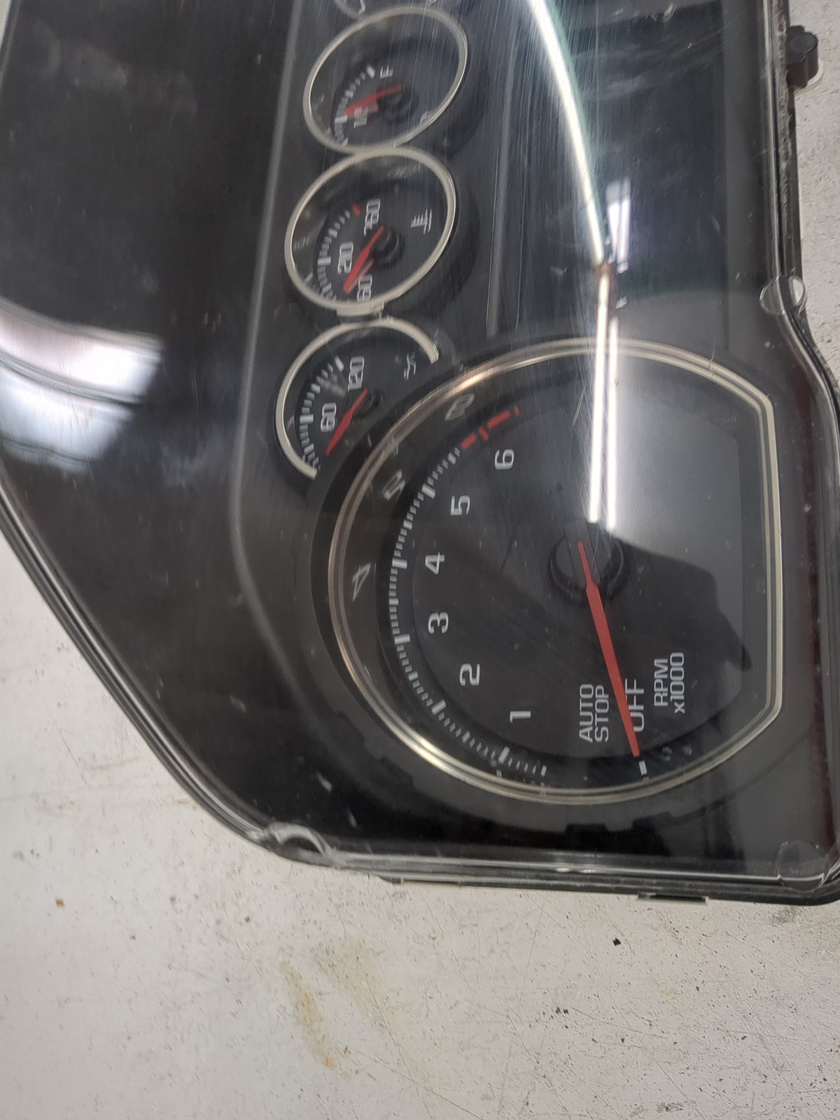 2020 Chevrolet Silverado 1500 Instrument Cluster Speedometer Gauges P/N:84785484 7110500000X, 81261079B Miles: Fits OEM Used