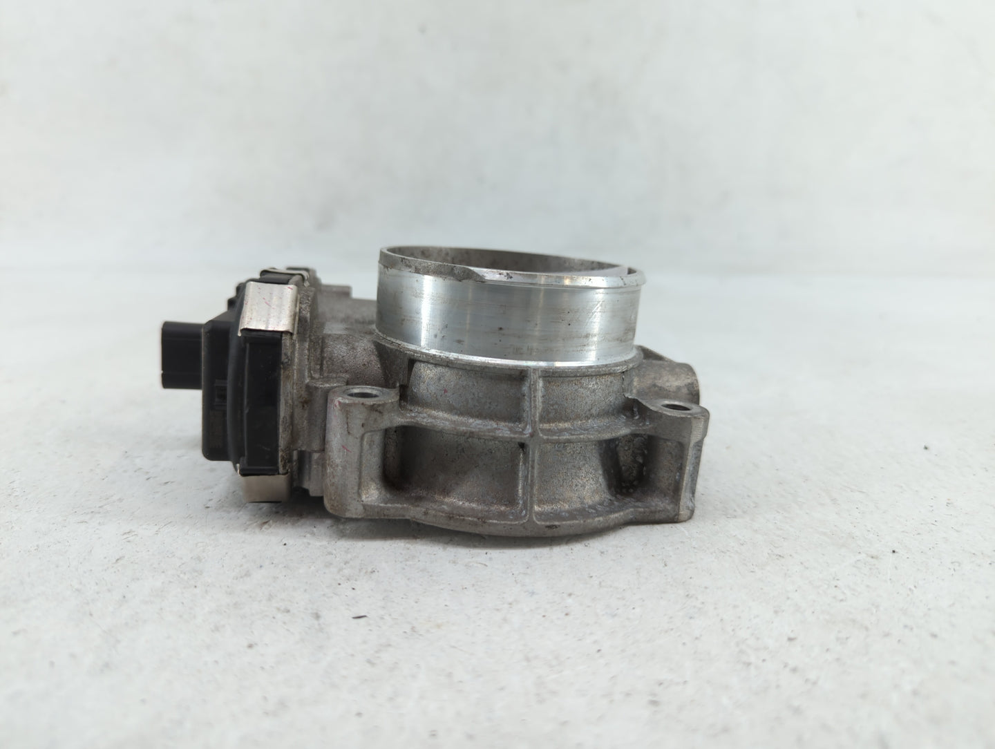 2016-2019 Chevrolet Silverado 1500 Throttle Body P/N:12669536AA 12676296AA, 12676296A Fits Fits 2016 2017 2018 2019 OEM Used