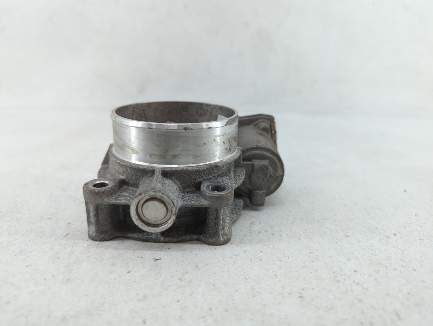 2016-2019 Chevrolet Silverado 1500 Throttle Body P/N:12669536AA 12676296AA, 12676296A Fits Fits 2016 2017 2018 2019 OEM Used