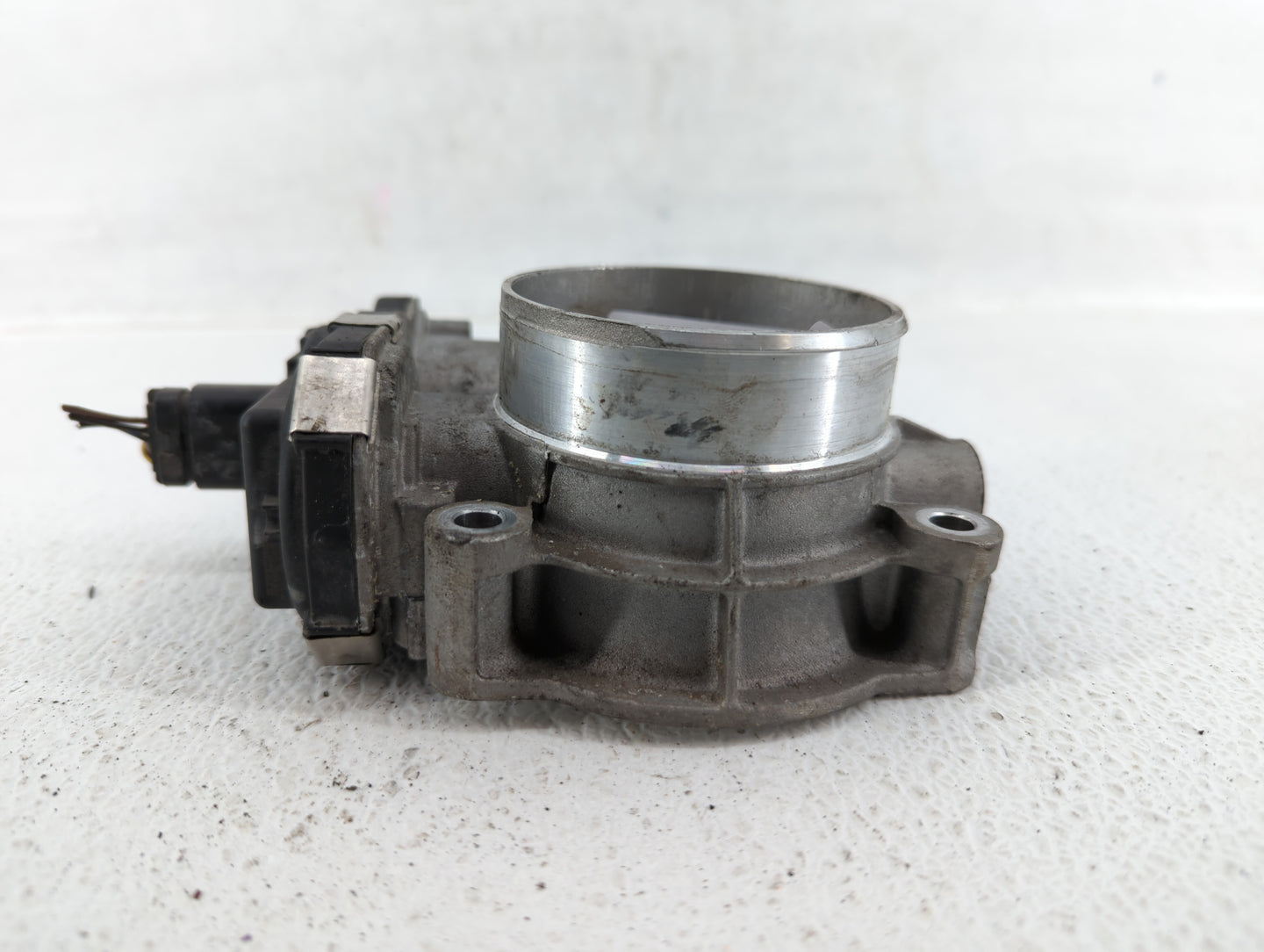 2016-2021 Chevrolet Silverado 1500 Throttle Body P/N:12676296AA Fits Fits 2016 2017 2018 2019 2020 2021 OEM Used Auto Parts 