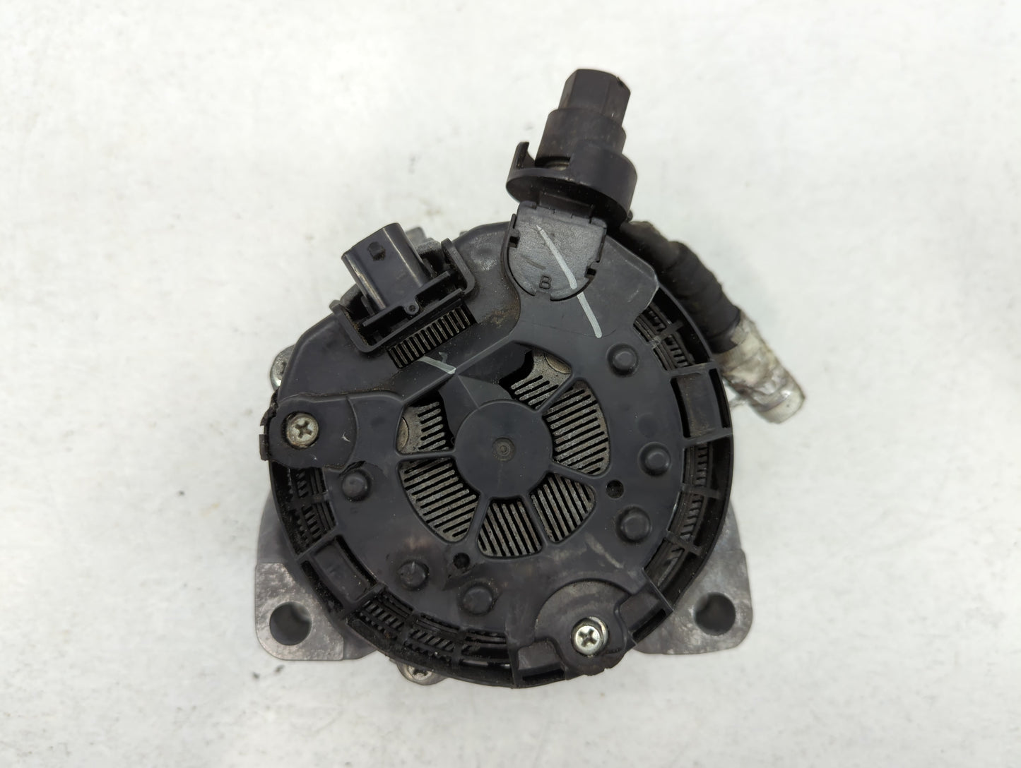 2019-2022 Chevrolet Silverado 1500 Alternator Replacement Generator Charging Assembly Engine OEM P/N:13536551 Fits OEM Used 