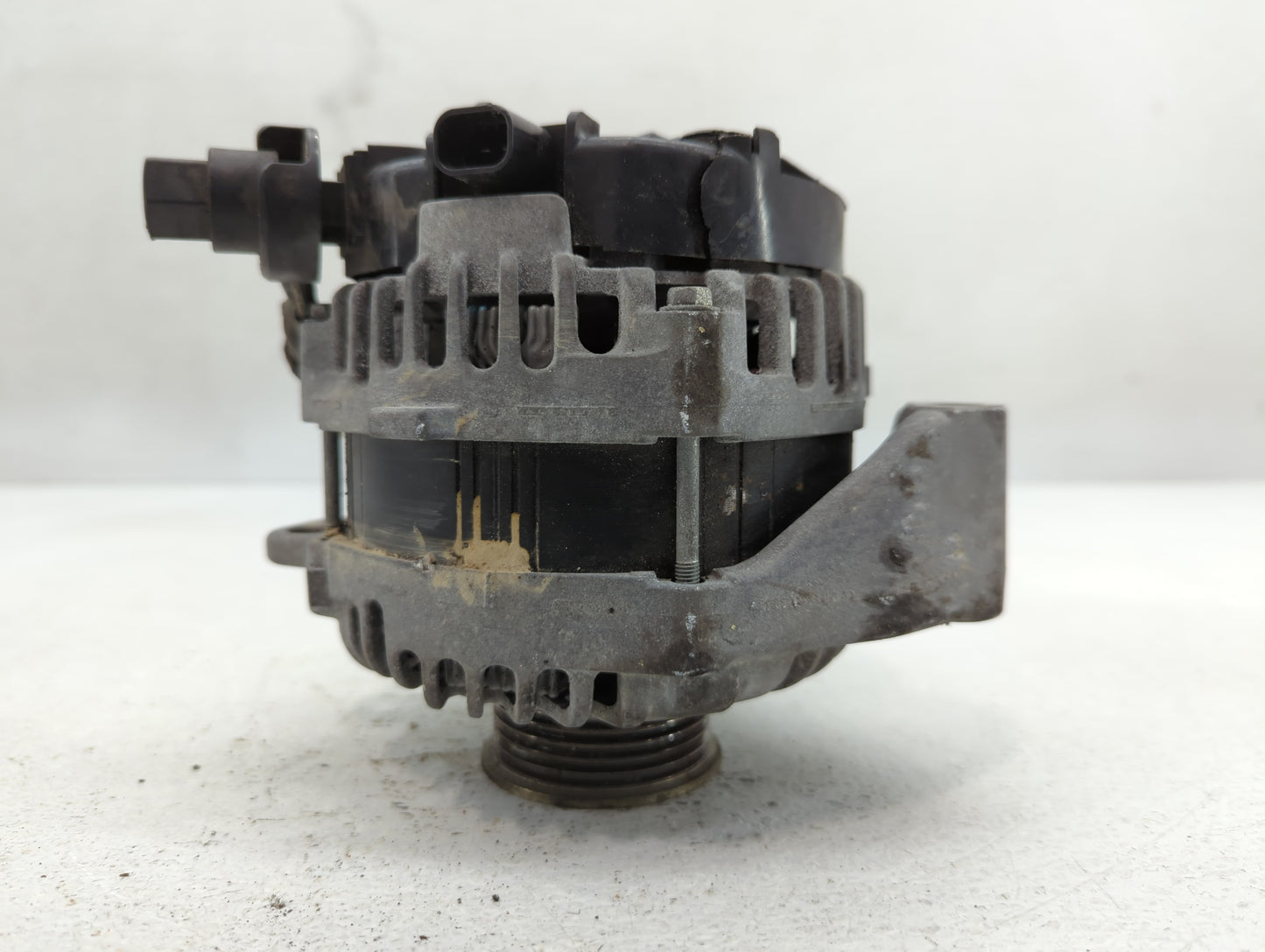 2019-2022 Chevrolet Silverado 1500 Alternator Replacement Generator Charging Assembly Engine OEM P/N:13536551 Fits OEM Used 