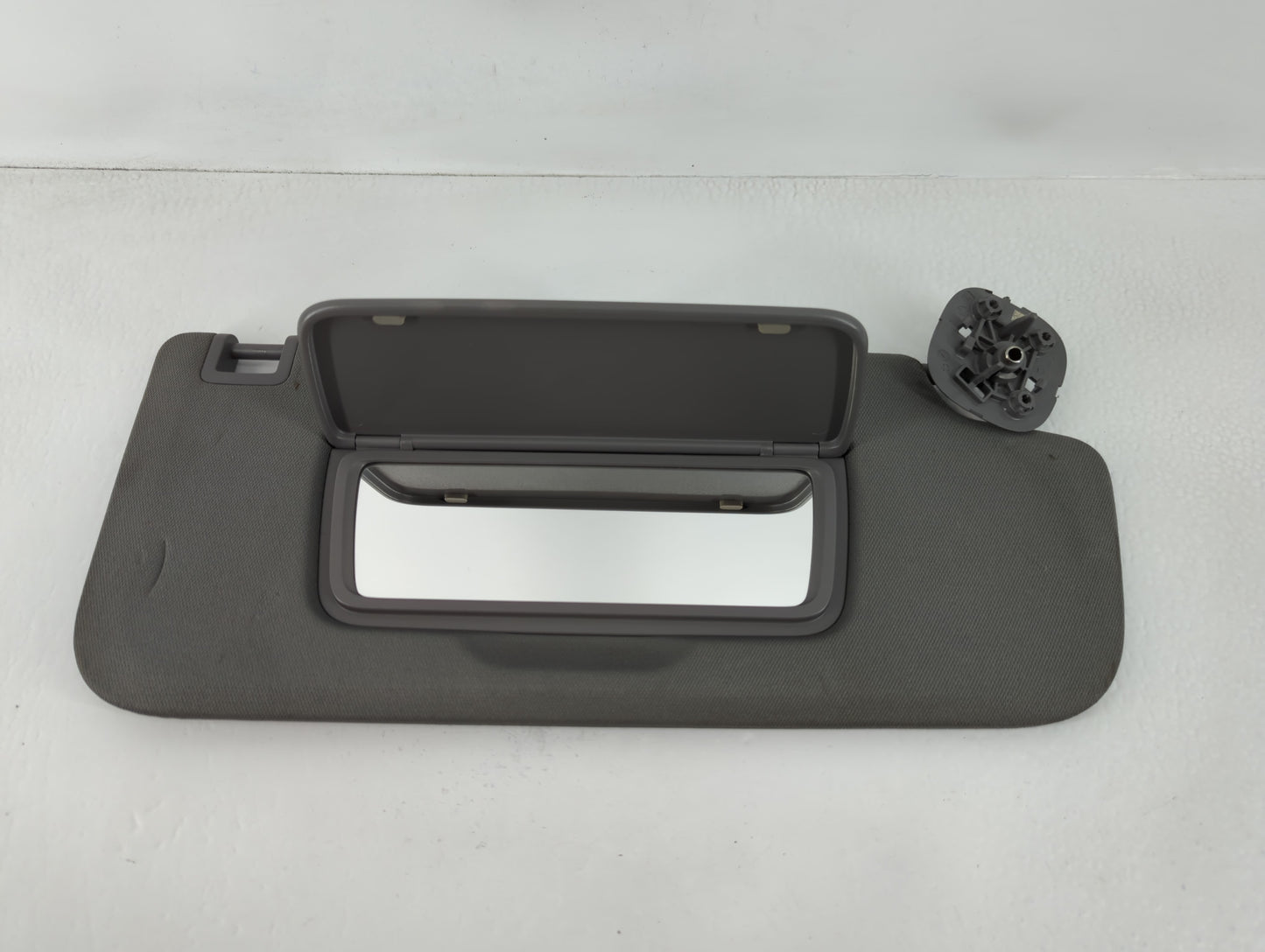 2019-2022 Chevrolet Silverado 1500 Sun Visor Shade Replacement Passenger Right Mirror Fits Fits 2019 2020 2021 2022 OEM Used