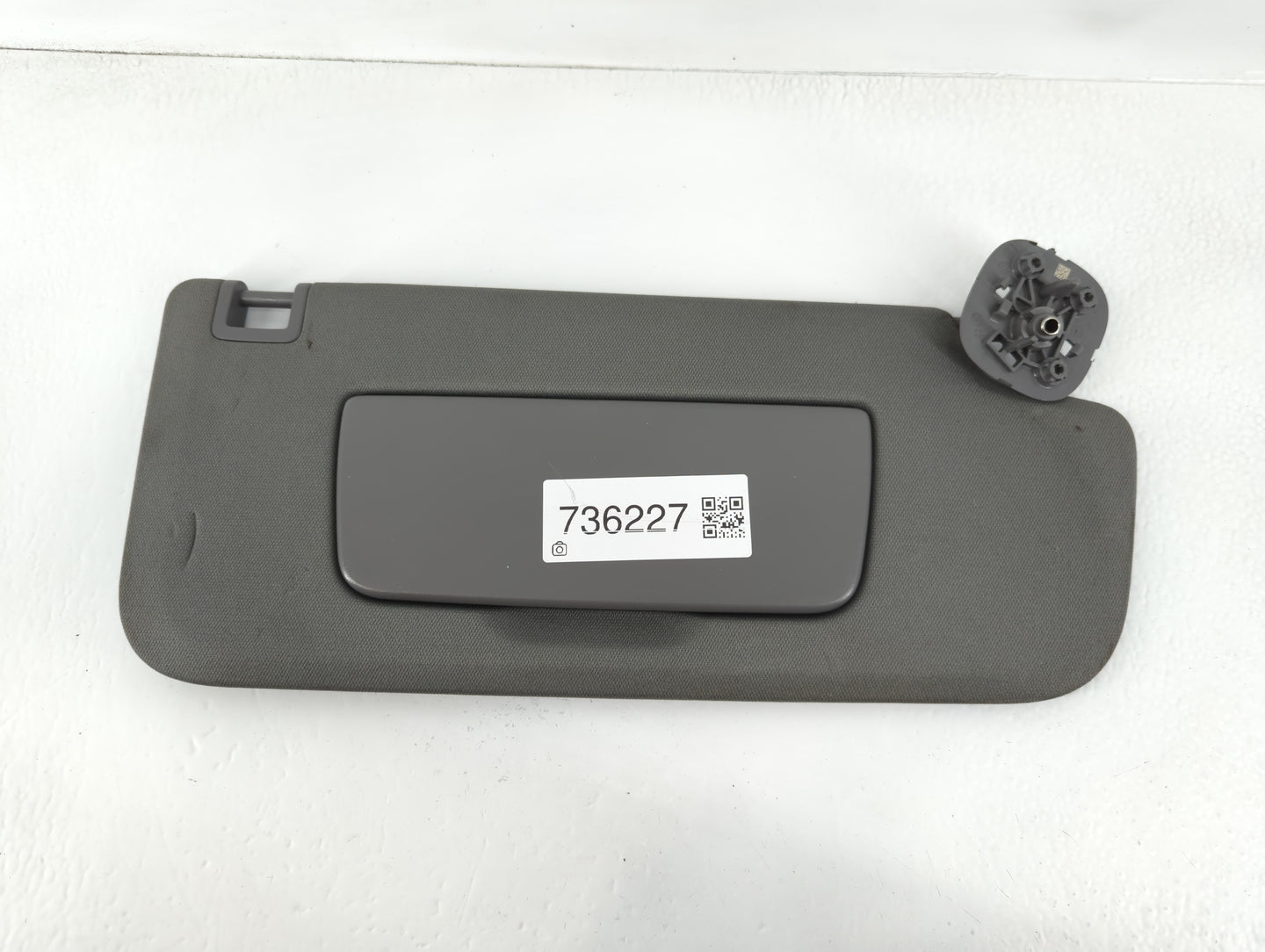 2019-2022 Chevrolet Silverado 1500 Sun Visor Shade Replacement Passenger Right Mirror Fits Fits 2019 2020 2021 2022 OEM Used