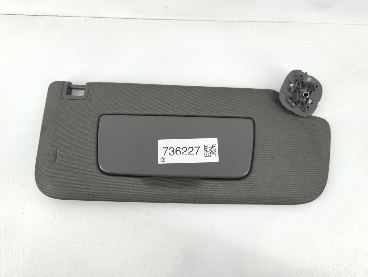 2019-2022 Chevrolet Silverado 1500 Sun Visor Shade Replacement Passenger Right Mirror Fits Fits 2019 2020 2021 2022 OEM Used