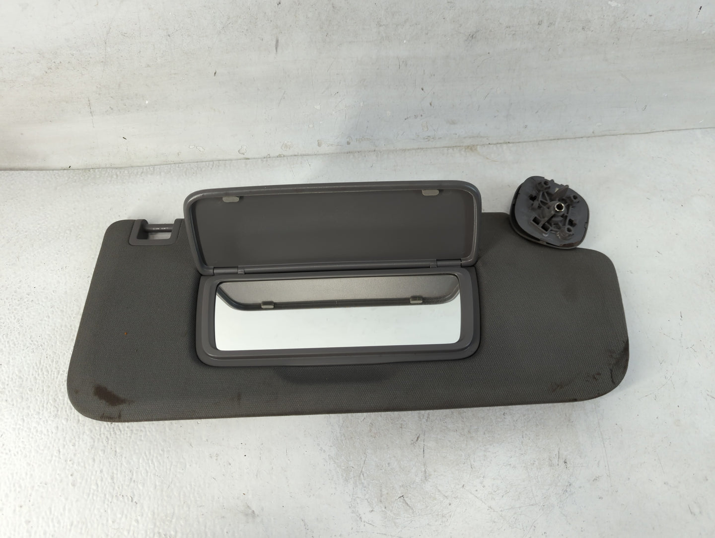 2019-2022 Chevrolet Silverado 1500 Sun Visor Shade Replacement Passenger Right Mirror Fits Fits 2019 2020 2021 2022 OEM Used