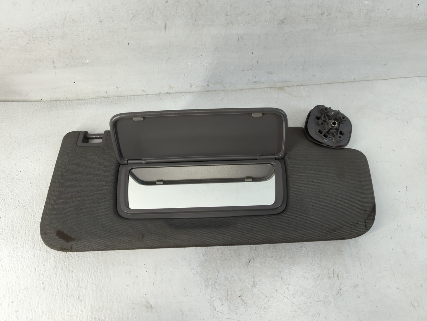 2019-2022 Chevrolet Silverado 1500 Sun Visor Shade Replacement Passenger Right Mirror Fits Fits 2019 2020 2021 2022 OEM Used