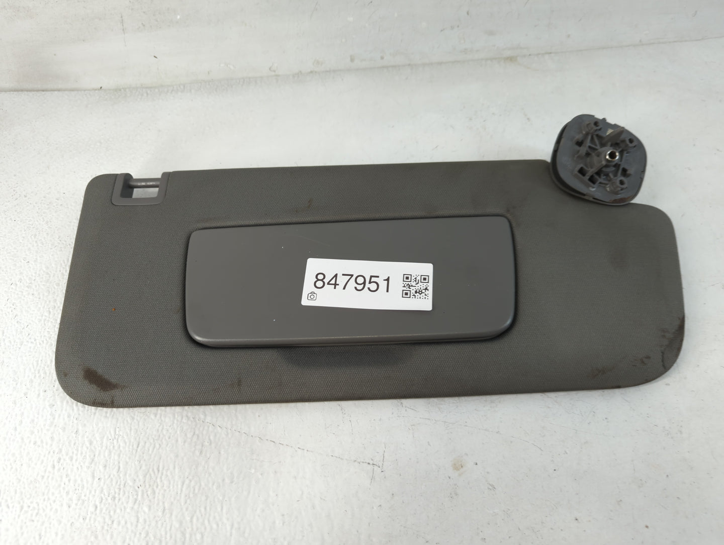 2019-2022 Chevrolet Silverado 1500 Sun Visor Shade Replacement Passenger Right Mirror Fits Fits 2019 2020 2021 2022 OEM Used