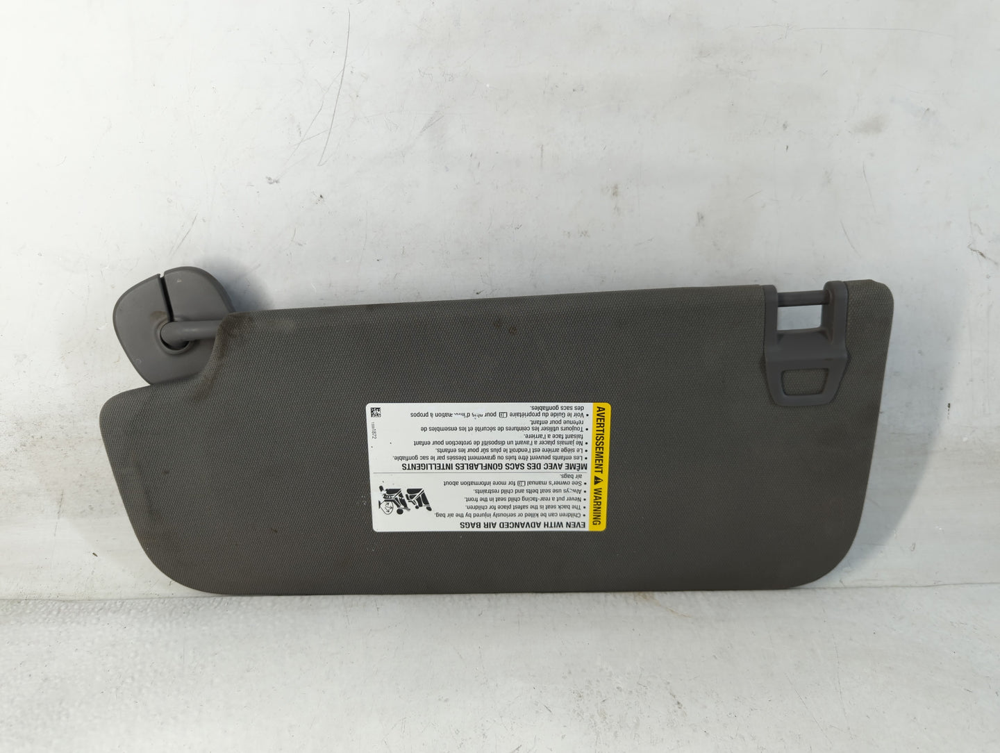 2019-2022 Chevrolet Silverado 1500 Sun Visor Shade Replacement Passenger Right Mirror Fits Fits 2019 2020 2021 2022 OEM Used