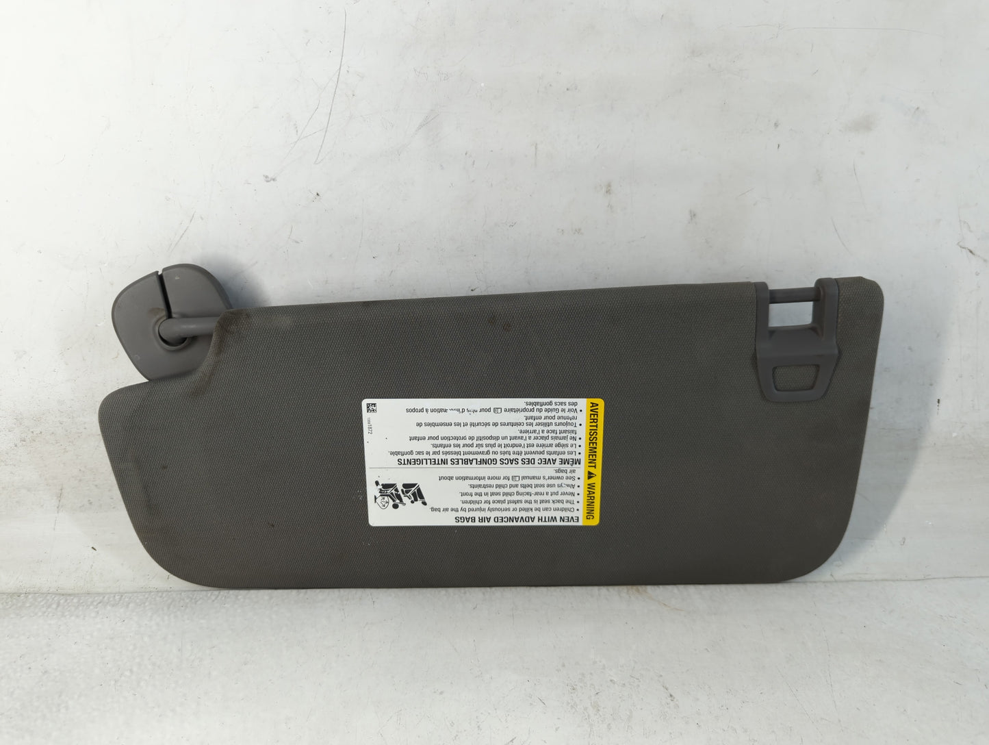 2019-2022 Chevrolet Silverado 1500 Sun Visor Shade Replacement Passenger Right Mirror Fits Fits 2019 2020 2021 2022 OEM Used