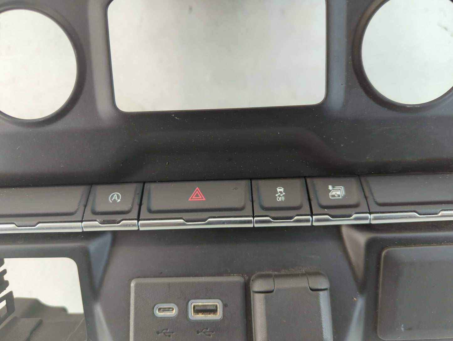 2019-2022 Chevrolet Silverado 1500 Radio AM FM Cd Player Receiver Replacement P/N:13529873 Fits Fits 2019 2020 2021 2022 OEM