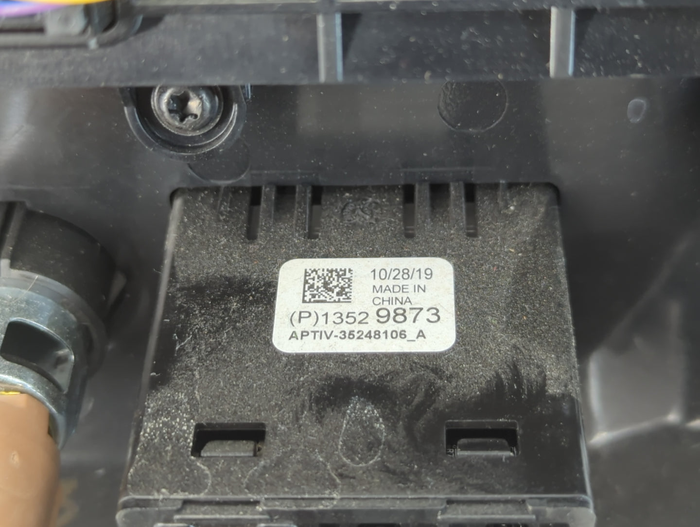 2019-2022 Chevrolet Silverado 1500 Radio AM FM Cd Player Receiver Replacement P/N:13529873 Fits Fits 2019 2020 2021 2022 OEM