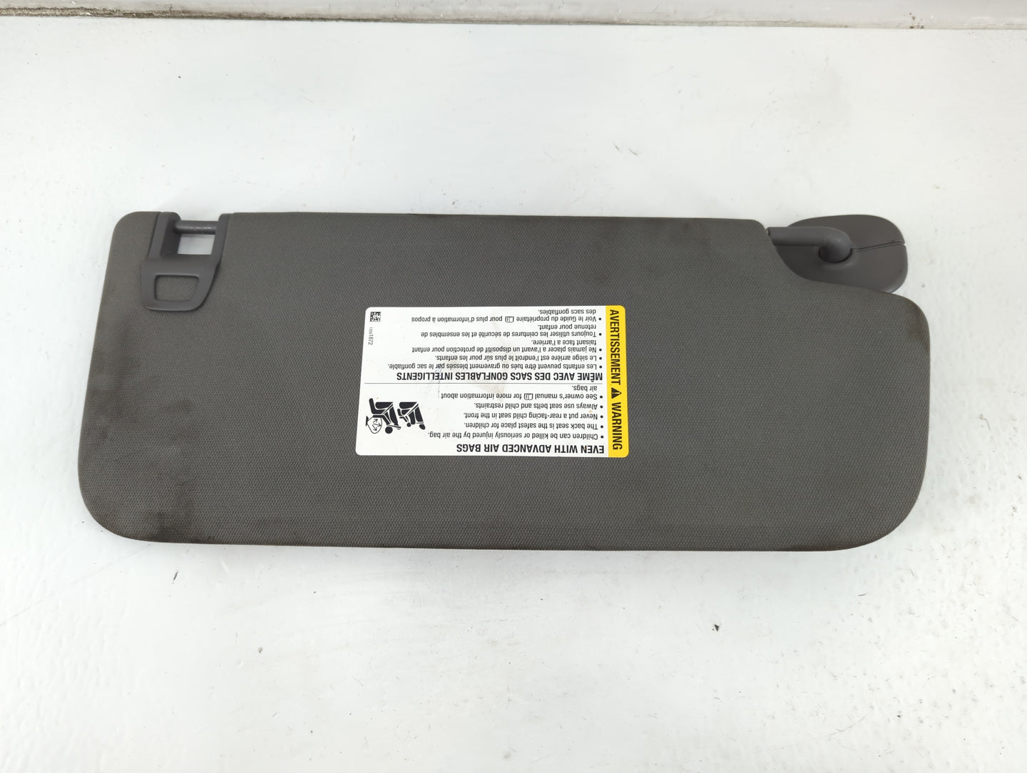 2019-2022 Chevrolet Silverado 1500 Sun Visor Shade Replacement Driver Left Mirror Fits Fits 2019 2020 2021 2022 OEM Used Aut