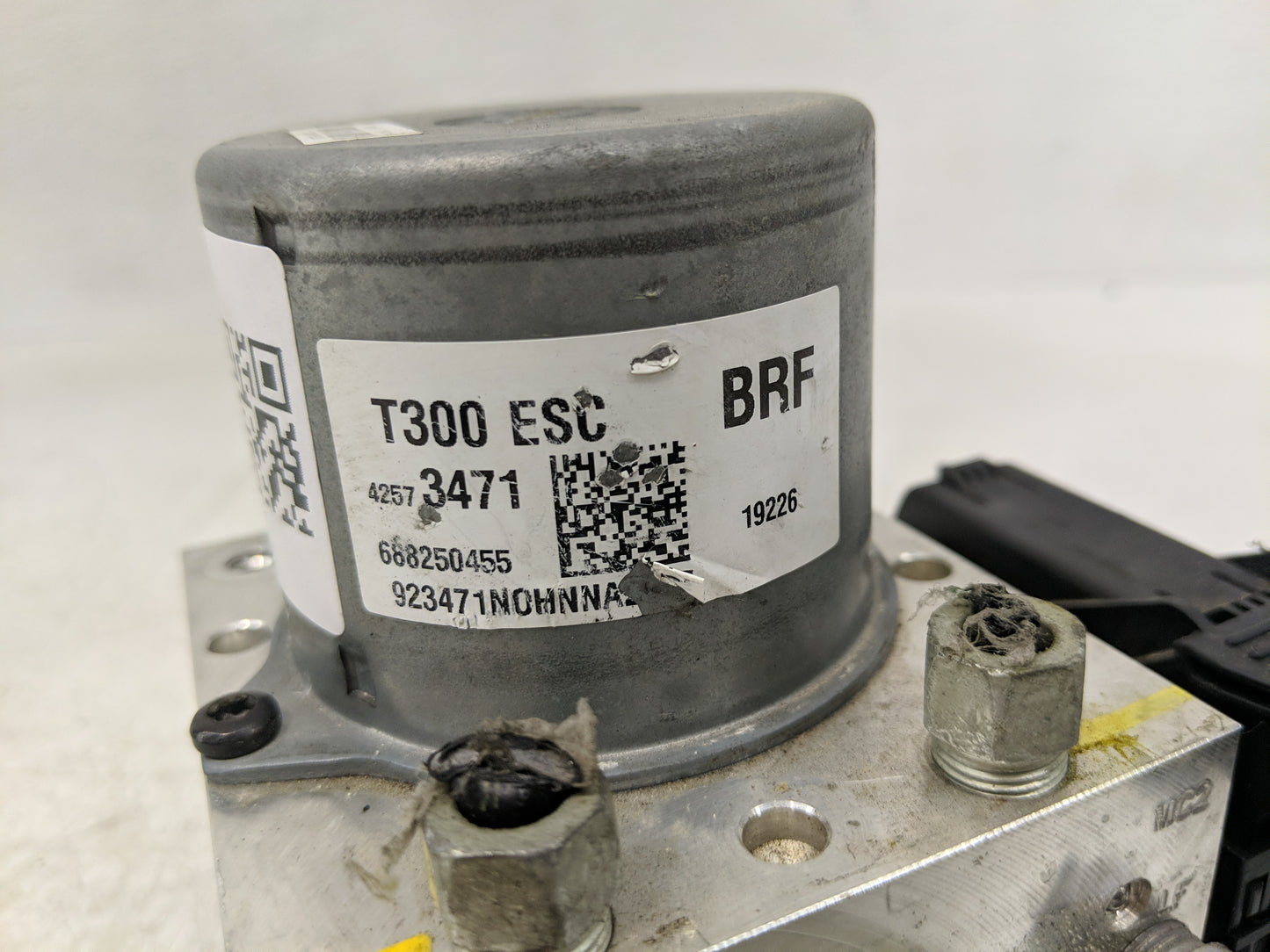 2017-2019 Chevrolet Sonic ABS Pump Control Module Replacement P/N:42573471 Fits Fits 2017 2018 2019 OEM Used Auto Parts - Oe