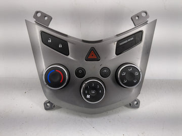 2017-2019 Chevrolet Sonic Climate Control Module Temperature AC/Heater Replacement P/N:42521458 Fits Fits 2017 2018 2019 OEM