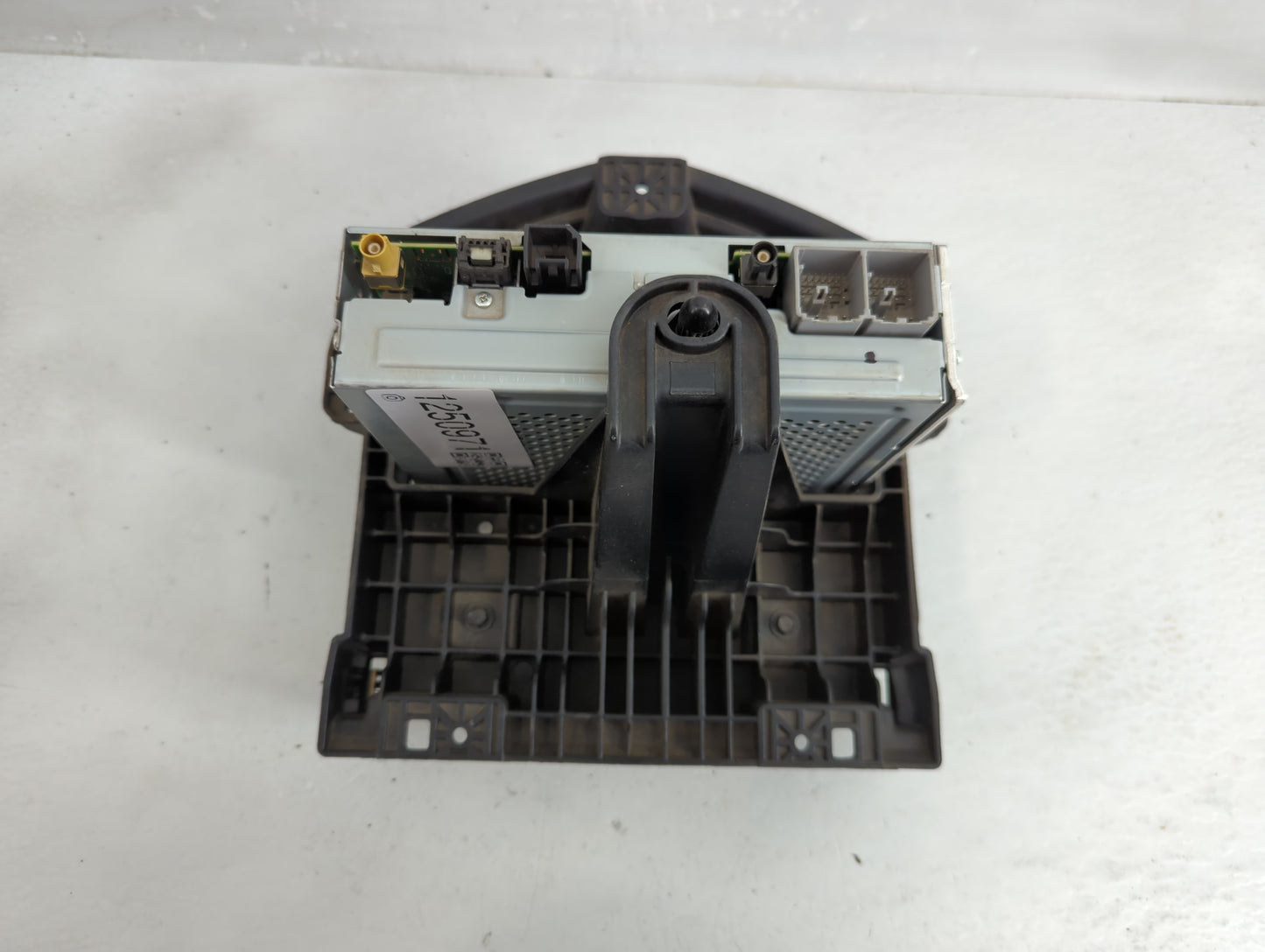 2020 Chevrolet Sonic Radio AM FM Cd Player Receiver Replacement P/N:84691596 Fits OEM Used Auto Parts - Oemusedautoparts1.co