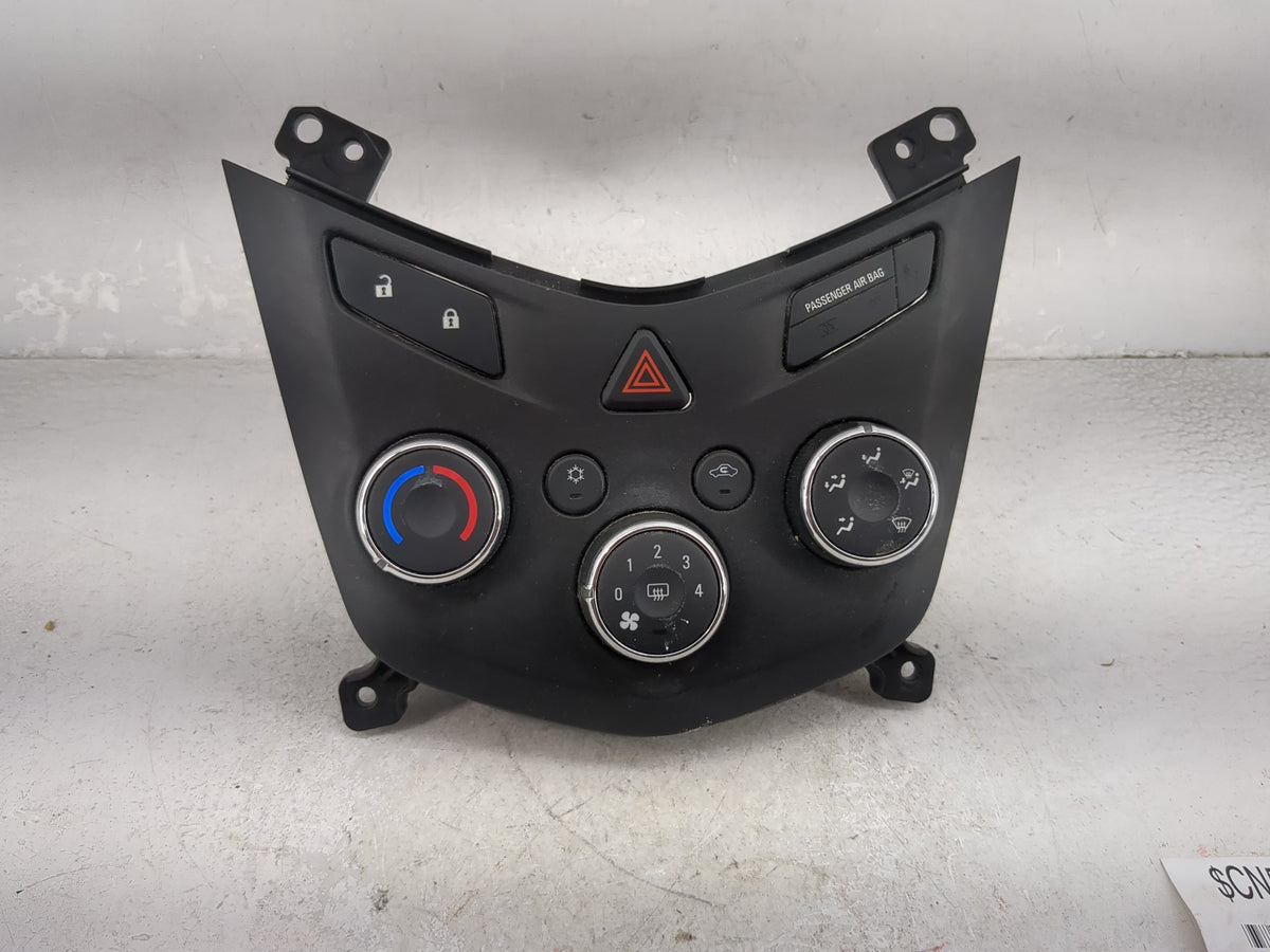 2017-2019 Chevrolet Sonic Climate Control Module Temperature AC/Heater Replacement P/N:42521459 3239800000000X Fits OEM Used