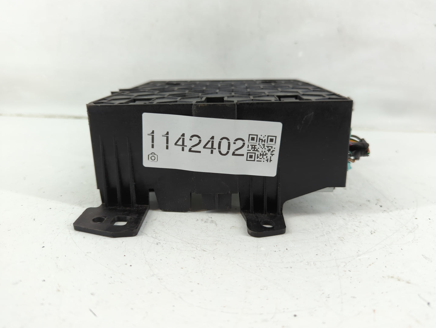 2020-2022 Chevrolet Spark Radio AM FM Cd Player Receiver Replacement P/N:42724500 Fits Fits 2020 2021 2022 OEM Used Auto Par