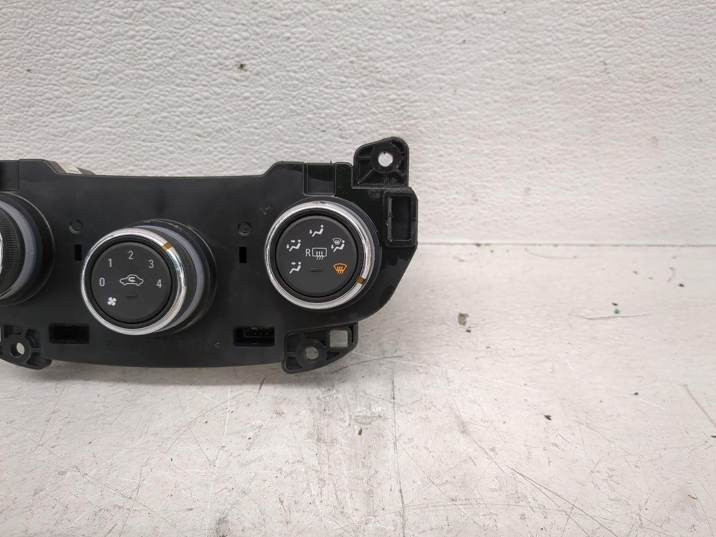 2019-2022 Chevrolet Spark Climate Control Module Temperature AC/Heater Replacement P/N:42620151 Fits Fits 2019 2020 2021 202