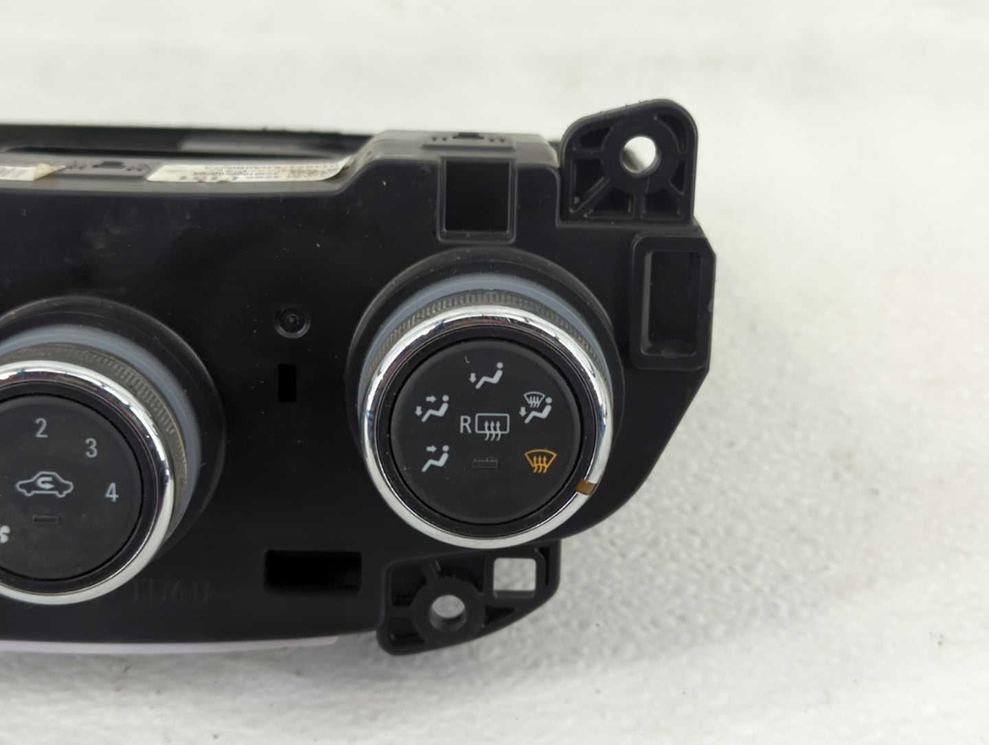 2019-2022 Chevrolet Spark Climate Control Module Temperature AC/Heater Replacement P/N:42620151 Fits Fits 2019 2020 2021 202