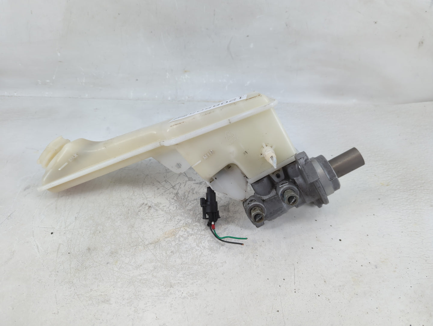 2016-2022 Chevrolet Spark Brake Master Cylinder - Oemusedautoparts1.com