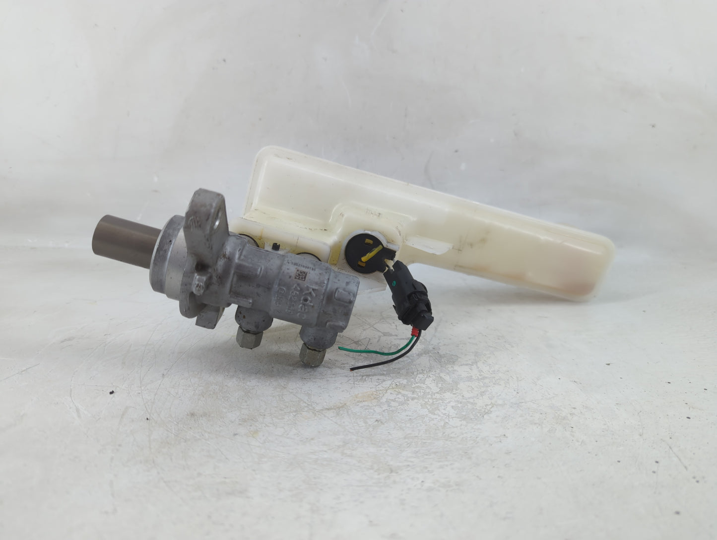 2016-2022 Chevrolet Spark Brake Master Cylinder - Oemusedautoparts1.com