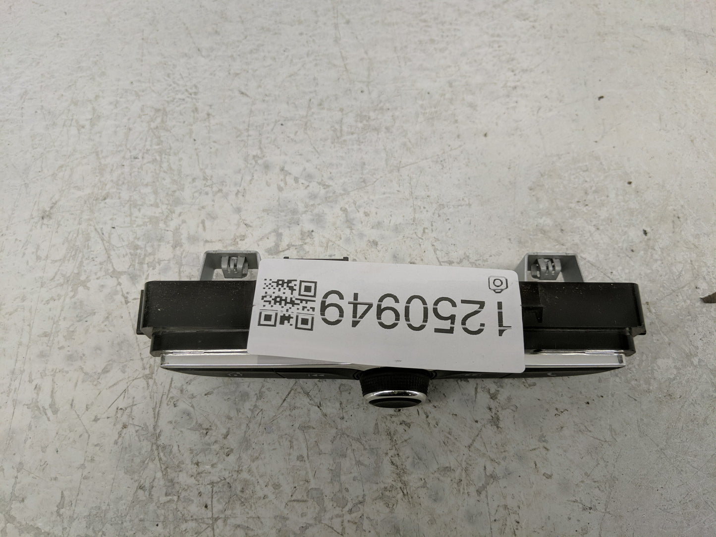 2020-2022 Chevrolet Spark Radio AM FM Cd Player Receiver Replacement P/N:42639310 Fits Fits 2020 2021 2022 OEM Used Auto Par
