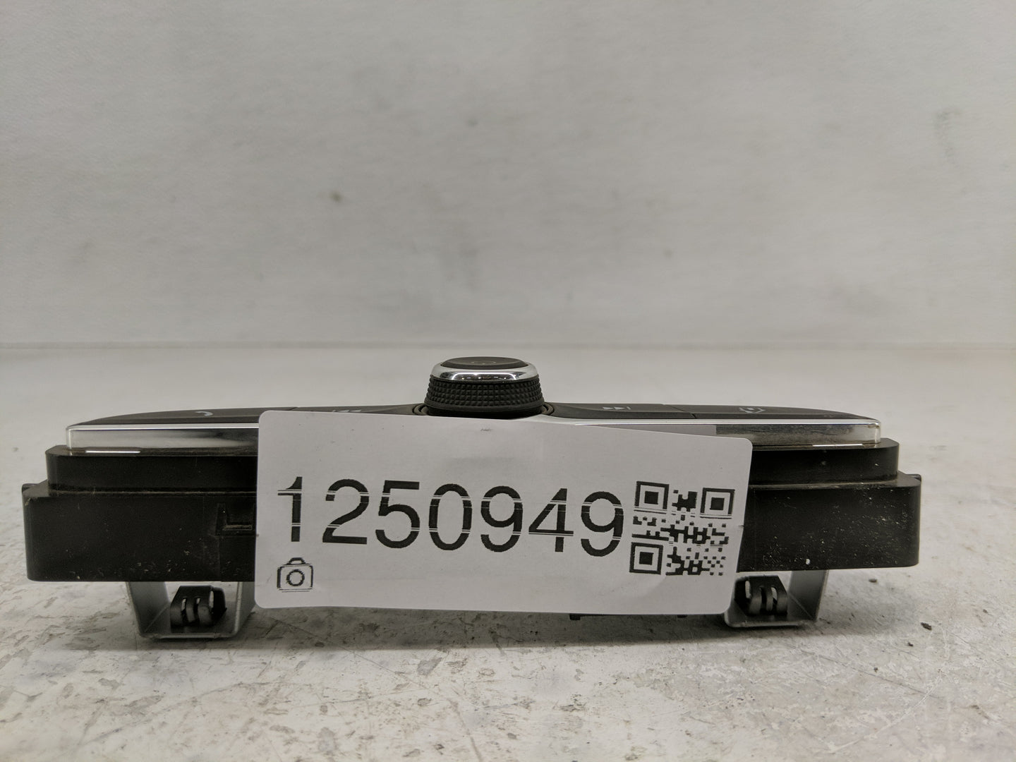 2020-2022 Chevrolet Spark Radio AM FM Cd Player Receiver Replacement P/N:42639310 Fits Fits 2020 2021 2022 OEM Used Auto Par