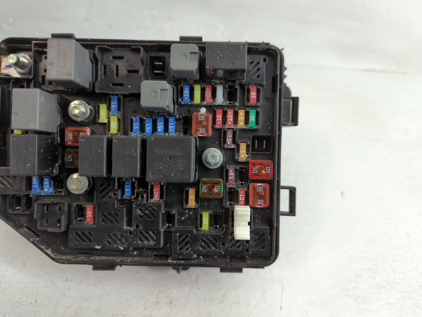 2020-2021 Chevrolet Spark Fusebox Fuse Box Panel Relay Module P/N:42702558 Fits Fits 2020 2021 OEM Used Auto Parts - Oemused