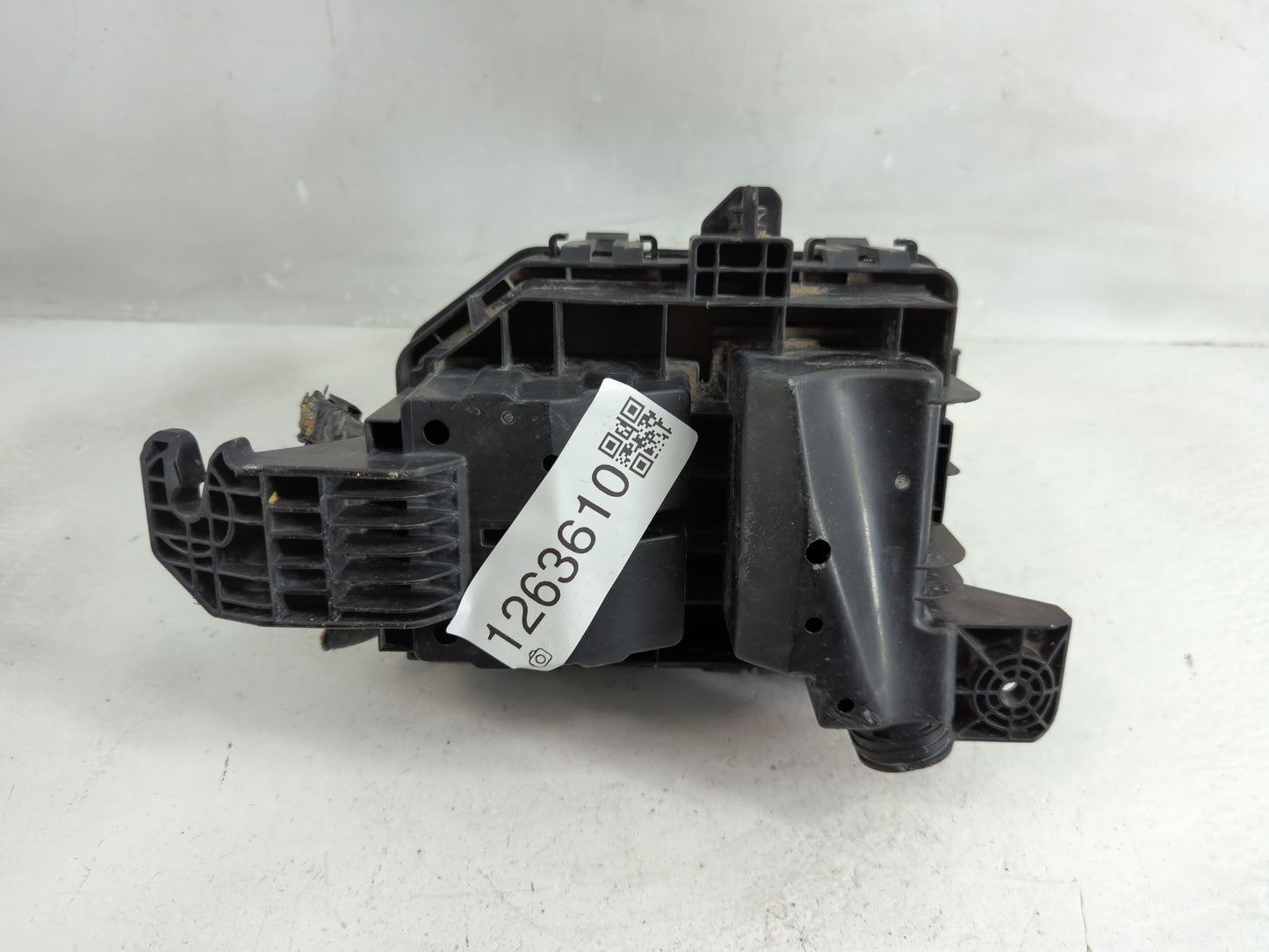 2020-2021 Chevrolet Spark Fusebox Fuse Box Panel Relay Module P/N:42702558 Fits Fits 2020 2021 OEM Used Auto Parts - Oemused