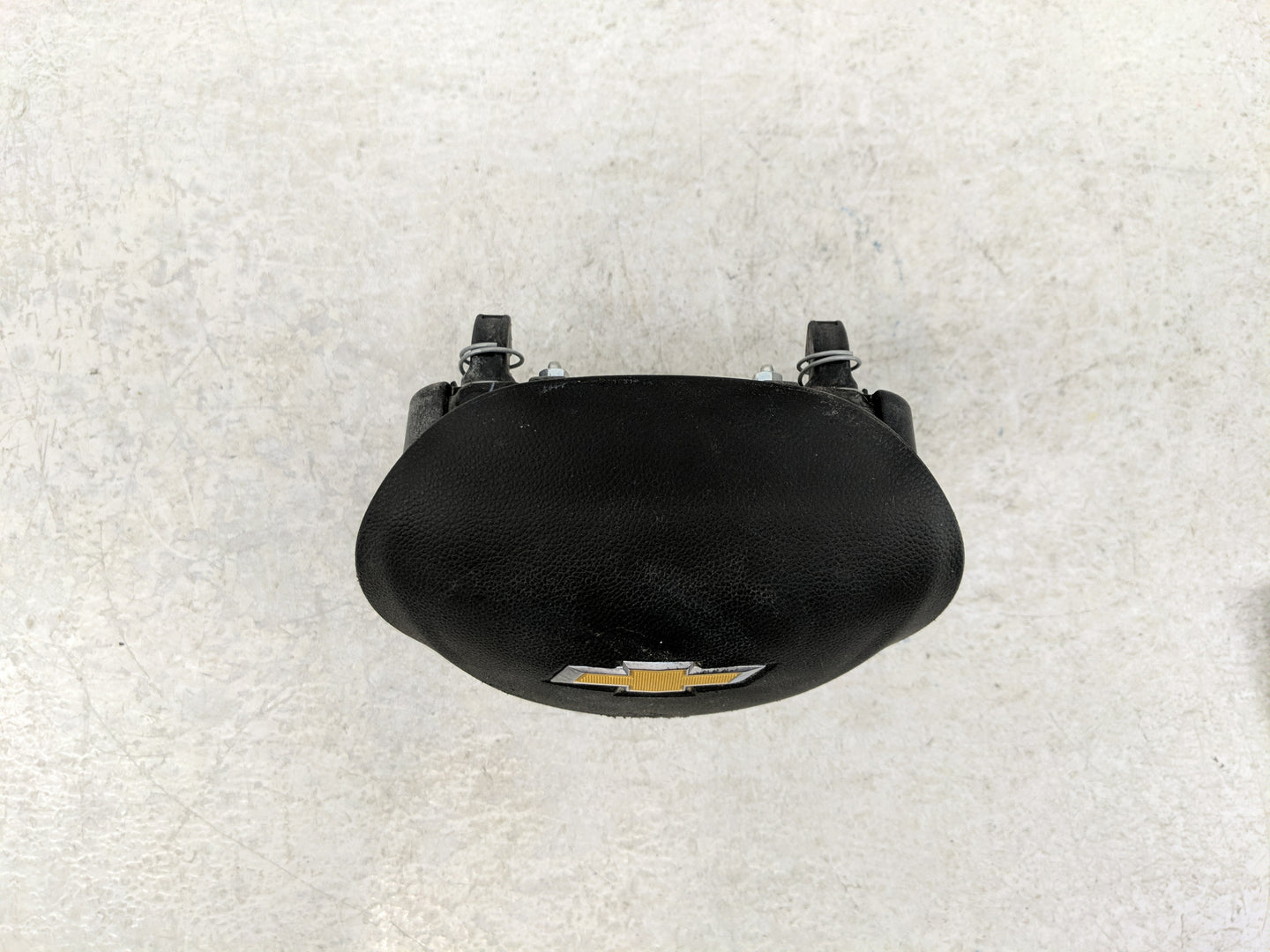 2017-2022 Chevrolet Spark Air Bag Driver Left Steering Wheel Mounted Fits Fits 2017 2018 2019 2020 2021 2022 OEM Used Auto P