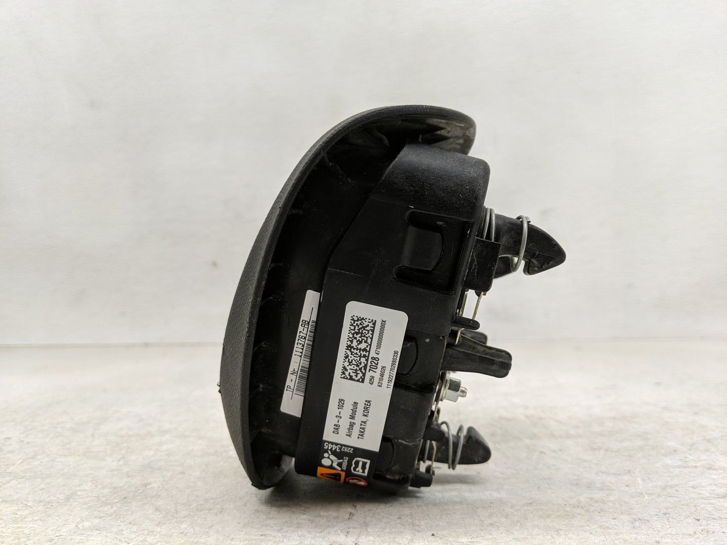2017-2022 Chevrolet Spark Air Bag Driver Left Steering Wheel Mounted Fits Fits 2017 2018 2019 2020 2021 2022 OEM Used Auto P
