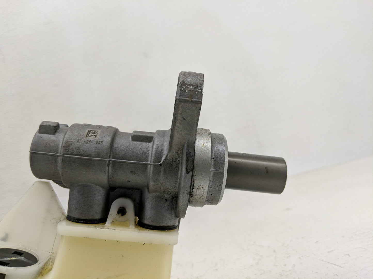 2016-2022 Chevrolet Spark Brake Master Cylinder - Oemusedautoparts1.com