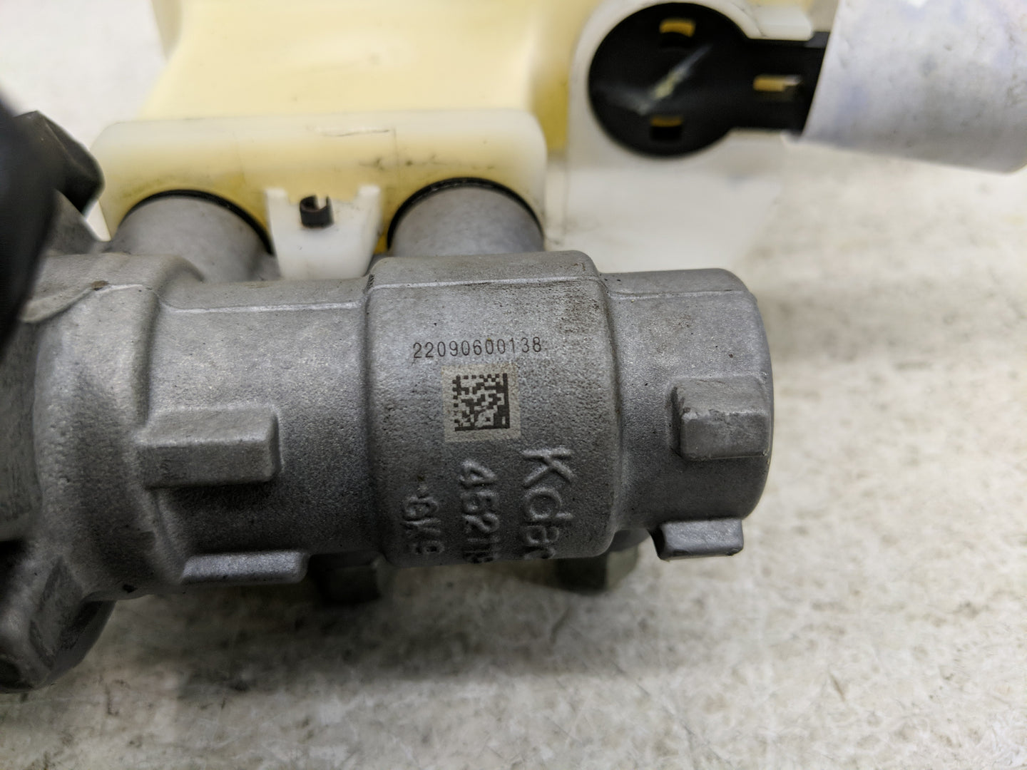 2016-2022 Chevrolet Spark Brake Master Cylinder - Oemusedautoparts1.com